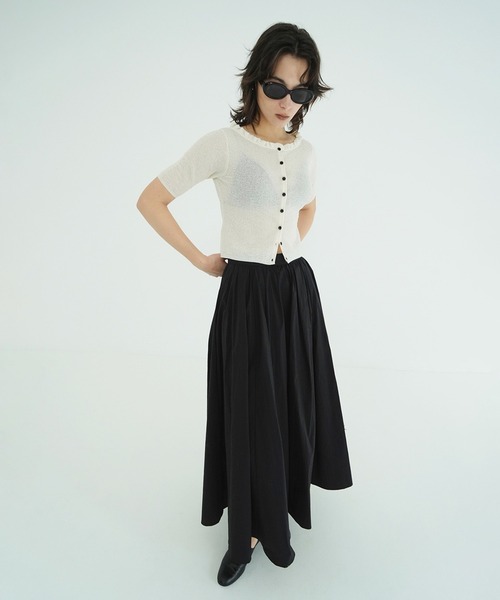 CLANE(クラネ)の「W FACE FRILL KNIT CARDIGAN(カーディガン/ボレロ・レディース・ブラック/アイボリー・2/1)」の6枚目の写真