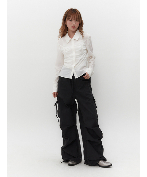 TUOMIO（トゥオミオ）の「SHIRRED SLIM FIT SHIRT [WHITE]（シャツ/ブラウス・レディース・その他・1/2）」の5枚目の写真