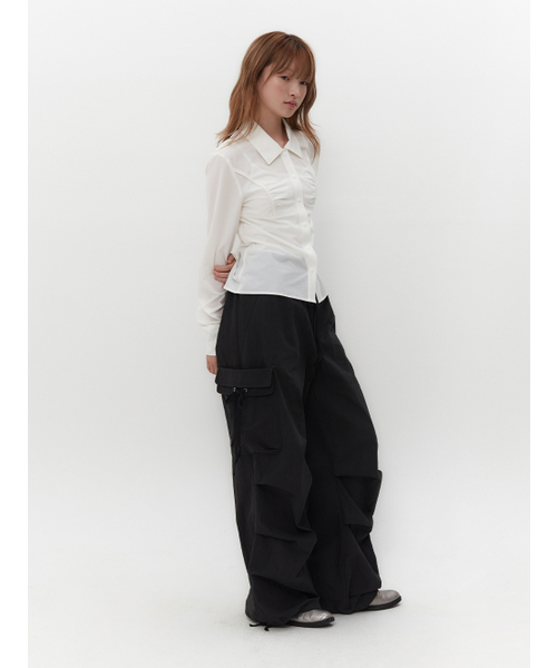 TUOMIO（トゥオミオ）の「SHIRRED SLIM FIT SHIRT [WHITE]（シャツ/ブラウス・レディース・その他・1/2）」の6枚目の写真