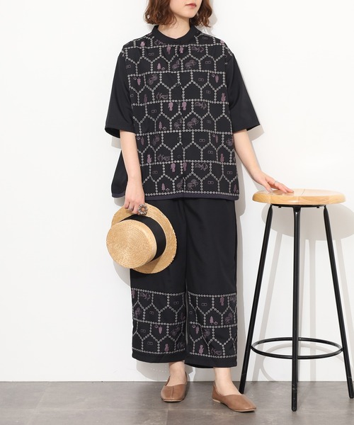 Emago(イマゴ)の「EMAGO おうち透かし刺繍シャツ 半端袖(シャツ/ブラウス・レディース・ネイビー/アイボリー/ブラック・FREE)」の17枚目の写真