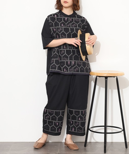Emago(イマゴ)の「EMAGO おうち透かし刺繍シャツ 半端袖(シャツ/ブラウス・レディース・ネイビー/アイボリー/ブラック・FREE)」の18枚目の写真