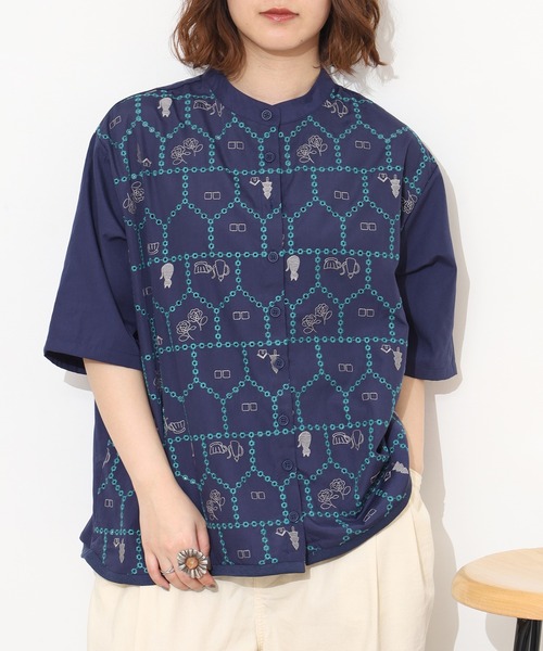 Emago(イマゴ)の「EMAGO おうち透かし刺繍シャツ 半端袖(シャツ/ブラウス・レディース・ネイビー/アイボリー/ブラック・FREE)」の19枚目の写真