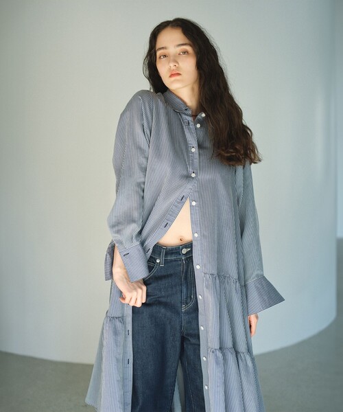 BIANCA(ビアンカ)の「【1周年記念アイテム】シアーストライプボリュームシャツワンピース(ワンピース・レディース・ネイビー/ベージュ・38)」の10枚目の写真