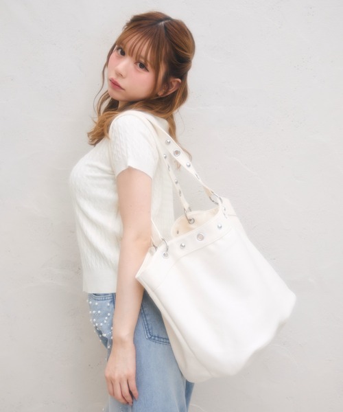 TITTY&CO.(ティティーアンドコー)の「アイレットショルダーバッグ(ショルダーバッグ・レディース・ピンク/ホワイト/ブラック・FREE)」の5枚目の写真