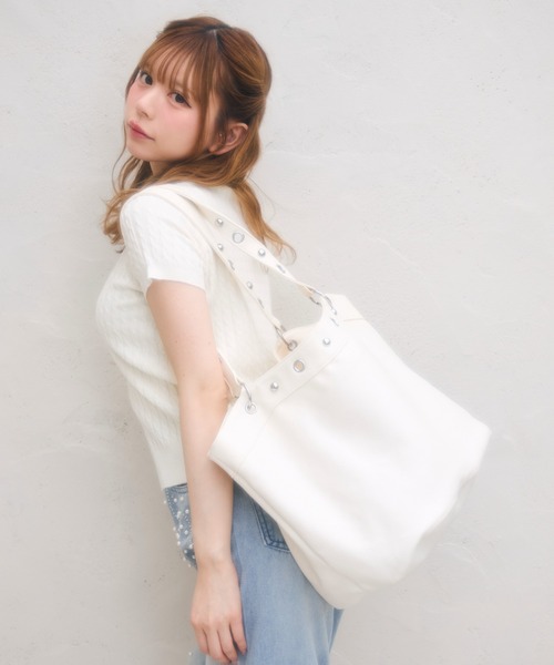 TITTY&CO.(ティティーアンドコー)の「アイレットショルダーバッグ(ショルダーバッグ・レディース・ピンク/ホワイト/ブラック・FREE)」の6枚目の写真