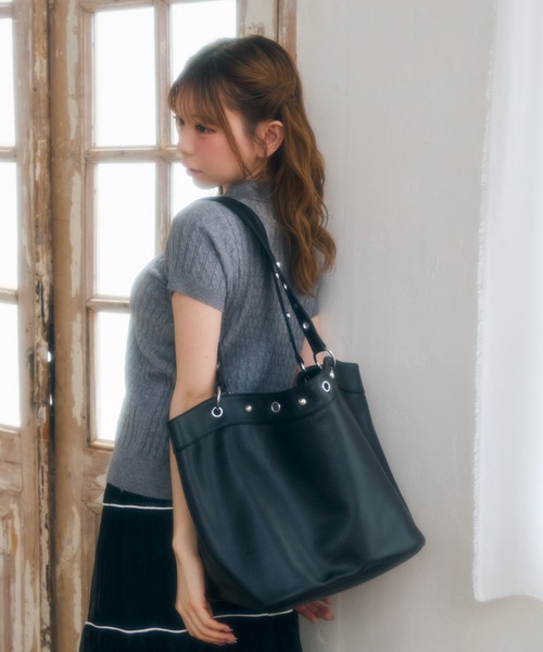 TITTY&CO.(ティティーアンドコー)の「アイレットショルダーバッグ(ショルダーバッグ・レディース・ピンク/ホワイト/ブラック・FREE)」の12枚目の写真