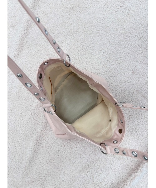TITTY&CO.(ティティーアンドコー)の「アイレットショルダーバッグ(ショルダーバッグ・レディース・ピンク/ホワイト/ブラック・FREE)」の16枚目の写真