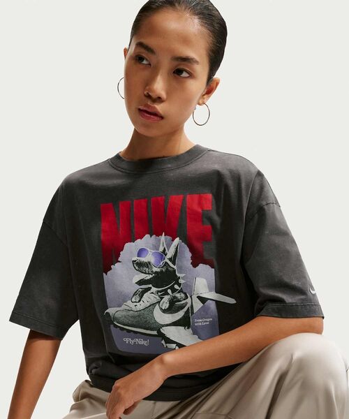 ナイキ スポーツウェア ウィメンズ グラフィック Tシャツ / Nike
