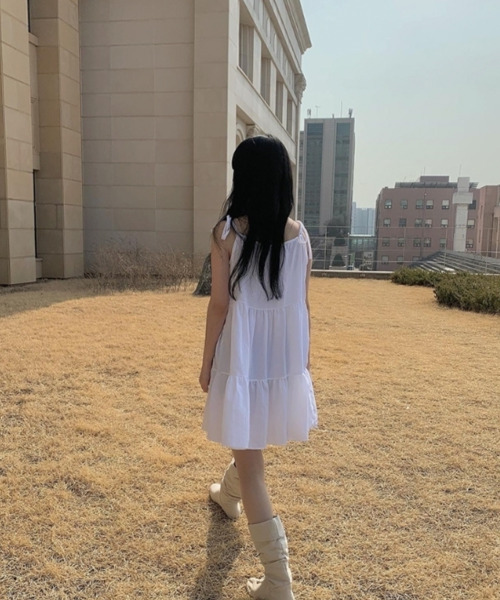 VIVID LADY(ビビッドレディー)の「リボンストラップ ティアードミニワンピース(ワンピース・レディース・ブラック/アイボリー・FREE)」の10枚目の写真