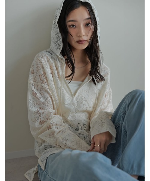 Re:EDIT（リエディ）の「[2026 SUMMER COLLECTION]ストレッチブロックレースフードシャツ（シャツ/ブラウス・レディース・アイボリー/ブラック・LARGE/MEDIUM）」の16枚目の写真