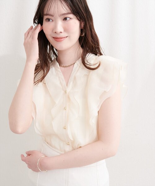 natural couture(ナチュラルクチュール)の「シアープリントラッフルブラウス(シャツ/ブラウス・レディース・ネイビー/チェック/ストライプ/イエロー/ピンク/グレー/ピンク系その他/ブラック・FREE)」の12枚目の写真