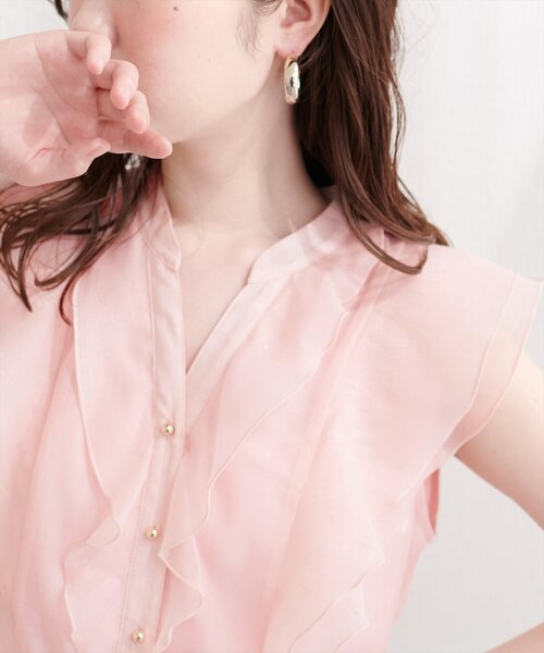 natural couture(ナチュラルクチュール)の「シアープリントラッフルブラウス(シャツ/ブラウス・レディース・ネイビー/チェック/ストライプ/イエロー/ピンク/グレー/ピンク系その他/ブラック・FREE)」の10枚目の写真