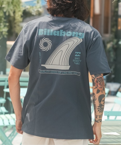BILLABONG(ビラボン)の「BILLABONG メンズ SINGLE FIN Tシャツ 【2026年夏モデル】(Tシャツ/カットソー・メンズ・オフホワイト/グレー系その他/ベージュ系その他・MEDIUM/LARGE/X-LARGE)」の1枚目の写真
