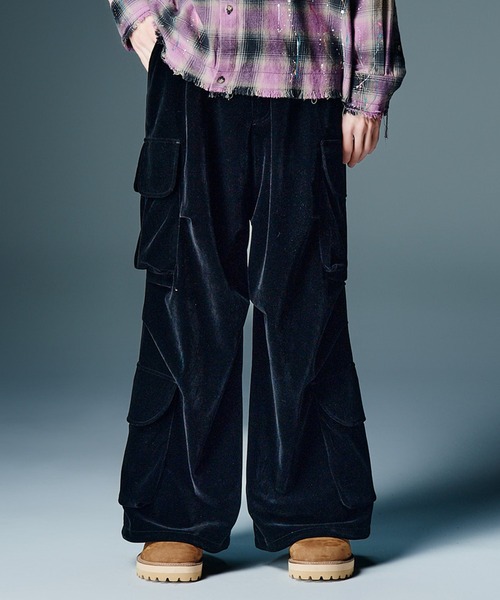 glamb(グラム)の「Velour Cargo Baggy Pants / ベロアカーゴバギーパンツ(その他パンツ・メンズ・グレー/ブラック・S/M/L)」の6枚目の写真