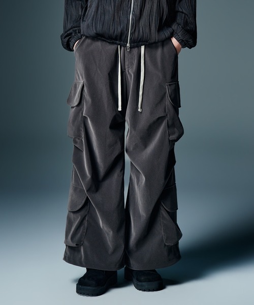 glamb(グラム)の「Velour Cargo Baggy Pants / ベロアカーゴバギーパンツ(その他パンツ・メンズ・グレー/ブラック・S/M/L)」の7枚目の写真