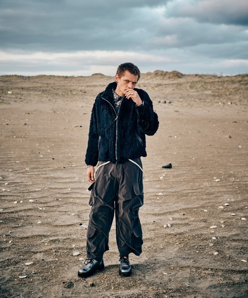 glamb(グラム)の「Velour Cargo Baggy Pants / ベロアカーゴバギーパンツ(その他パンツ・メンズ・グレー/ブラック・S/M/L)」の19枚目の写真