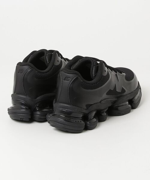 NEW BALANCE(ニューバランス)の「Abzorb 2000(スニーカー・メンズ・ホワイト/ブラック・26.5cm/24.0cm/24.5cm/28.0cm/23.0cm/28.5cm/29.0cm/23.5cm/30.0cm/25.5cm/25.0cm/26.0cm/27.0cm/22.5cm/27.5cm)」の8枚目の写真