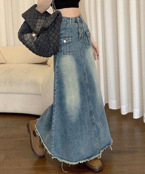 NANEA(ナネア)の「フロントボタンフラップポケットAラインデニムロングスカート(デニムスカート・レディース・ブルー・MEDIUM/SMALL)」の13枚目の写真