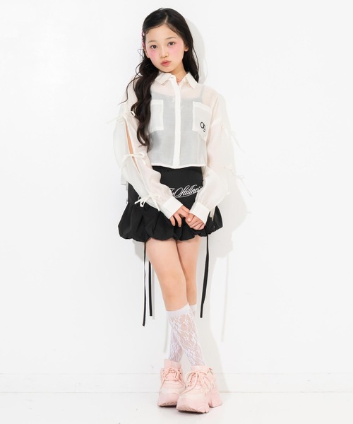 ANAP GiRL(アナップガール)の「袖リボンデザイン シアーシャツ(シャツ/ブラウス・キッズ・ブラック/サックスブルー/ホワイト×ブラック/ホワイト・XS/S/M)」の16枚目の写真