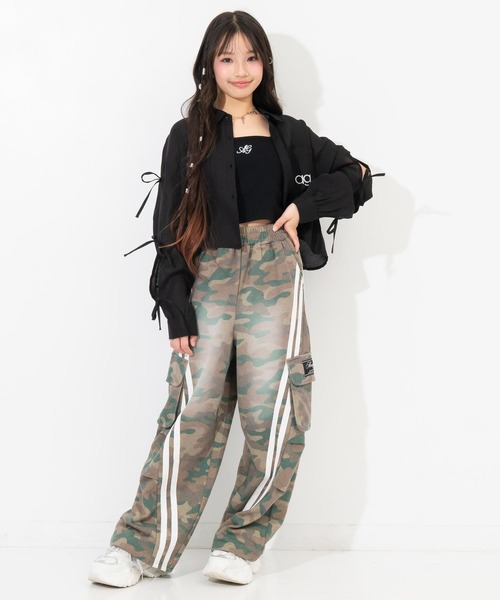 ANAP GiRL(アナップガール)の「袖リボンデザイン シアーシャツ(シャツ/ブラウス・キッズ・ブラック/サックスブルー/ホワイト×ブラック/ホワイト・XS/S/M)」の11枚目の写真