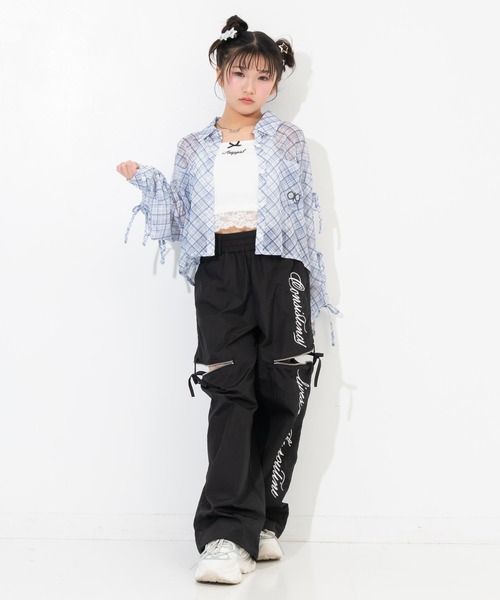 ANAP GiRL(アナップガール)の「袖リボンデザイン シアーシャツ(シャツ/ブラウス・キッズ・ブラック/サックスブルー/ホワイト×ブラック/ホワイト・XS/S/M)」の6枚目の写真
