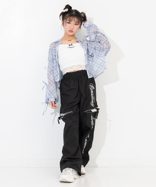 ANAP GiRL(アナップガール)の「袖リボンデザイン シアーシャツ(シャツ/ブラウス・キッズ・ブラック/サックスブルー/ホワイト×ブラック/ホワイト・XS/S/M)」の7枚目の写真