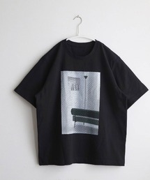 IDEE（イデー）の「［ＩＤＥＥ］Ｐｈｏｔｏｇｒａｐｈｙ　Ｔシャツ　Ｓｏｆａ（Tシャツ/カットソー）」