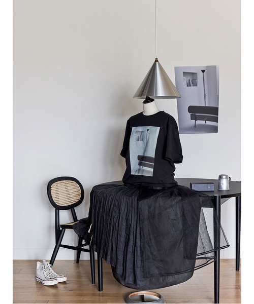 IDEE（イデー）の「［ＩＤＥＥ］Ｐｈｏｔｏｇｒａｐｈｙ　Ｔシャツ　Ｓｏｆａ（Tシャツ/カットソー・レディース・ホワイト/ブラック・M/L）」の8枚目の写真