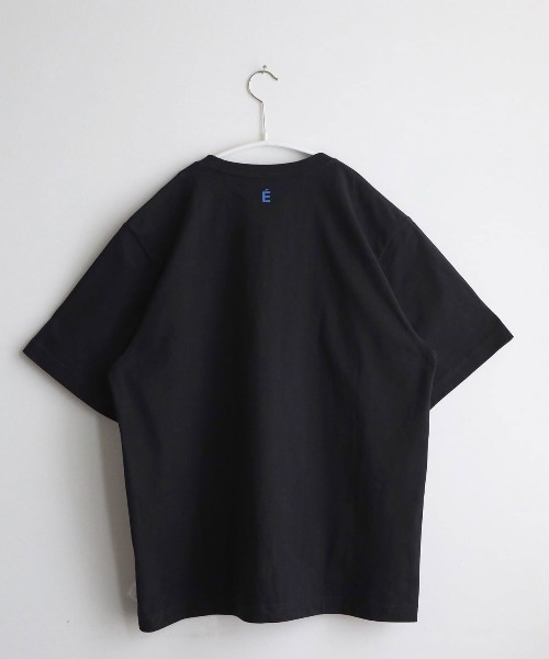 IDEE（イデー）の「［ＩＤＥＥ］Ｐｈｏｔｏｇｒａｐｈｙ　Ｔシャツ　Ｓｏｆａ（Tシャツ/カットソー・レディース・ホワイト/ブラック・M/L）」の6枚目の写真