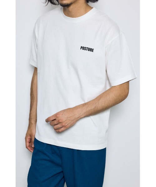 AZUL by moussy（アズールバイマウジー）の「ワンポイントロゴTシャツ　夏服　春服　秋服　半袖（Tシャツ/カットソー・メンズ・ホワイト/ライトグレー/ブラック/スモークピンク・MEDIUM/SMALL/LARGE）」の2枚目の写真