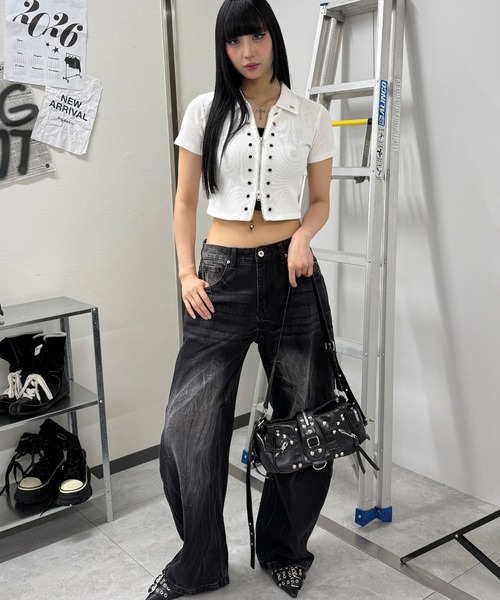 Figments(フィグメンツ)の「ハトメクロップドZIPトップ(その他トップス・レディース・ホワイト/ブラック・FREE)」の10枚目の写真