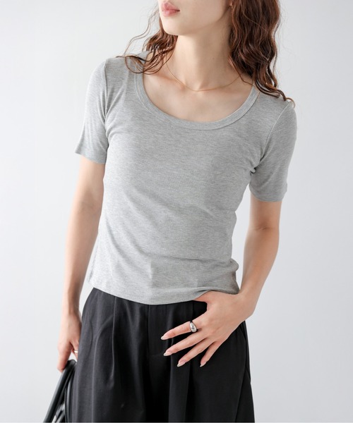 La-gemme(ラジェム)の「シェイプリブTシャツ(Tシャツ/カットソー・レディース・ホワイト/グレー/ブラック/ベージュ・フリー)」の4枚目の写真