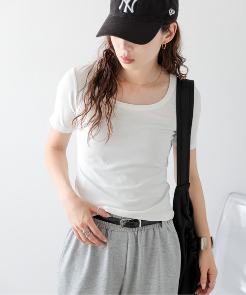 La-gemme(ラジェム)の「シェイプリブTシャツ(Tシャツ/カットソー・レディース・ホワイト/グレー/ブラック/ベージュ・フリー)」の2枚目の写真