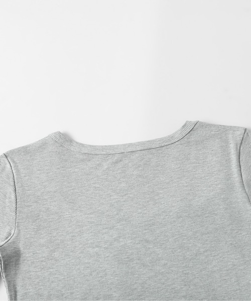 La-gemme(ラジェム)の「シェイプリブTシャツ(Tシャツ/カットソー・レディース・ホワイト/グレー/ブラック/ベージュ・フリー)」の19枚目の写真