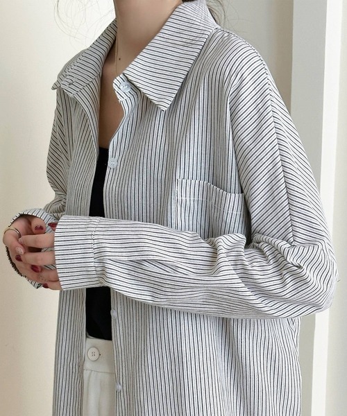 DAY CLOSET(デイ クローゼット)の「【さらっと質感でゆるっと着られる】長袖レギュラーカラー ストライプ オーバーサイズ 開襟 シャツ レディース(シャツ/ブラウス・レディース・ブラック/ピンク/ブルー・L/M)」の9枚目の写真