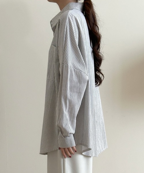 DAY CLOSET(デイ クローゼット)の「【さらっと質感でゆるっと着られる】長袖レギュラーカラー ストライプ オーバーサイズ 開襟 シャツ レディース(シャツ/ブラウス・レディース・ブラック/ピンク/ブルー・L/M)」の13枚目の写真