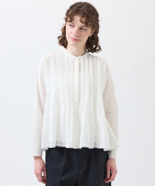 MACKINTOSH PHILOSOPHY(マッキントッシュ フィロソフィー)の「【WEB&一部店舗限定】コットンシルクレースブラウス(シャツ/ブラウス・レディース・オフホワイト/ブラック・38/36)」の1枚目の写真