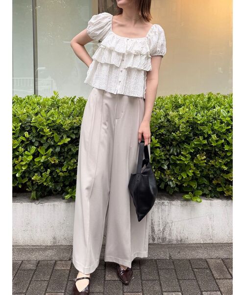 LAGUNAMOON(ラグナムーン)の「ティアードパフスリーブトップス 【半袖】【夏服】(シャツ/ブラウス・レディース・ホワイト/レッド/ブラック・FREE)」の1枚目の写真
