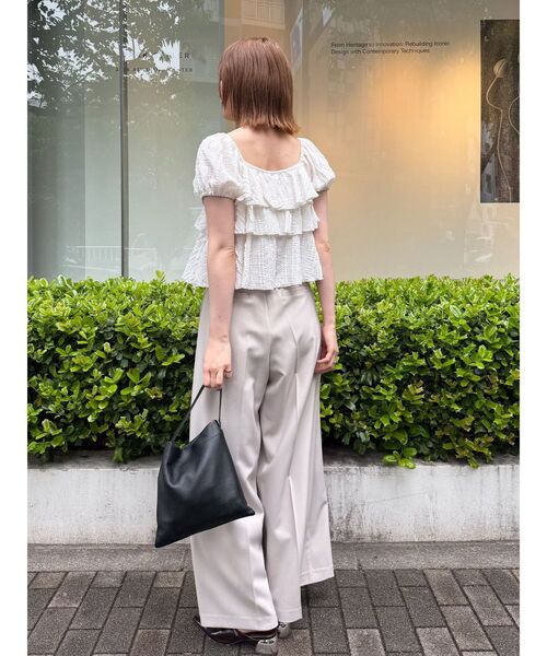 LAGUNAMOON(ラグナムーン)の「ティアードパフスリーブトップス 【半袖】【夏服】(シャツ/ブラウス・レディース・ホワイト/レッド/ブラック・FREE)」の4枚目の写真
