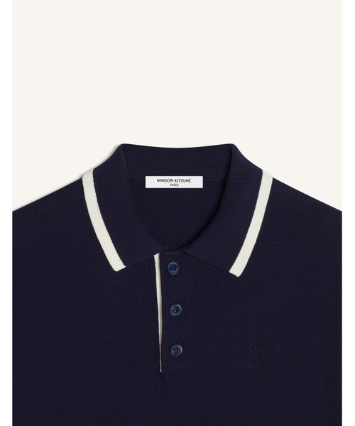 Maison Kitsune（メゾンキツネ）の「COTTON KNITTED COMFORT POLO（ポロシャツ・メンズ・ネイビー・XL/L）」の3枚目の写真