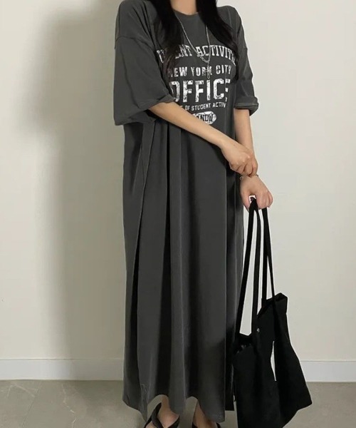 Lips(リップス)の「ヴィンテージ風ロゴでこなれ感アップ!ゆるっと着られるオーバーサイズTシャツワンピース(ワンピース・レディース・グレー/チャコールグレー・FREE)」の5枚目の写真