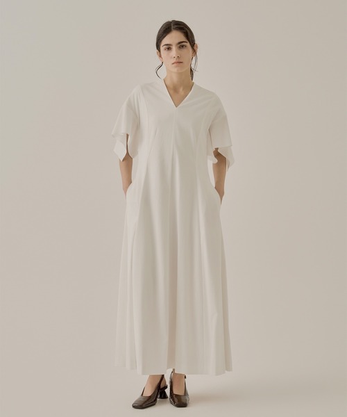 AKIRANAKA(アキラナカ)の「【AKIRANAKA/アキラナカ】Tamara drape sleeve dress WH(ワンピース・レディース・ホワイト・1/2/3)」の1枚目の写真