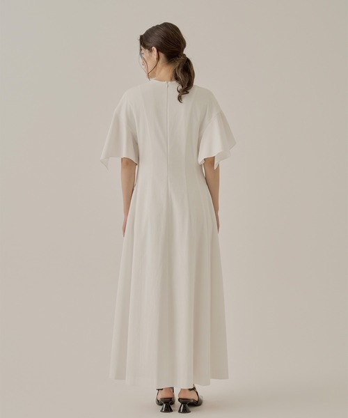 AKIRANAKA(アキラナカ)の「【AKIRANAKA/アキラナカ】Tamara drape sleeve dress WH(ワンピース・レディース・ホワイト・1/2/3)」の3枚目の写真