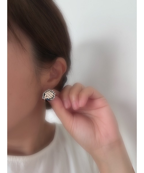 tone（トーン）の「【himemayu】ビーズ刺繍ピアス(MA)（ピアス（両耳用）・レディース・ホワイト・FREE）」の4枚目の写真