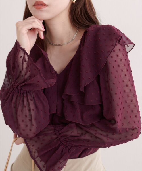 natural couture(ナチュラルクチュール)の「ラッフルフリルドットブラウス(シャツ/ブラウス・レディース・オフホワイト/ボルドー/ブラック/サックスブルー・FREE)」の4枚目の写真