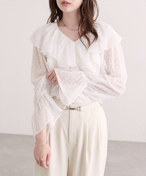 natural couture(ナチュラルクチュール)の「ラッフルフリルドットブラウス(シャツ/ブラウス・レディース・オフホワイト/ボルドー/ブラック/サックスブルー・FREE)」の14枚目の写真