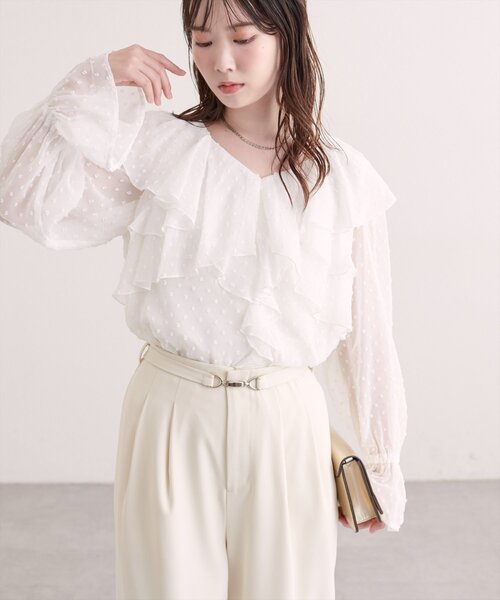 natural couture(ナチュラルクチュール)の「ラッフルフリルドットブラウス(シャツ/ブラウス・レディース・オフホワイト/ボルドー/ブラック/サックスブルー・FREE)」の16枚目の写真