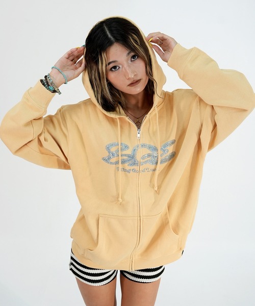 BGL（ビージーエル）の「RHINESTONE LOGO ZIP PARKA / ラインストーン / ロゴ / キラキラ / Y2K / 韓国ストリート　ジップパーカー（パーカー・レディース・ライトイエロー/ブラック/ライトブルー・S/M/L）」の3枚目の写真
