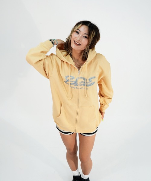 BGL（ビージーエル）の「RHINESTONE LOGO ZIP PARKA / ラインストーン / ロゴ / キラキラ / Y2K / 韓国ストリート　ジップパーカー（パーカー・レディース・ライトイエロー/ブラック/ライトブルー・S/M/L）」の9枚目の写真
