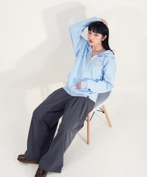 BGL（ビージーエル）の「RHINESTONE LOGO ZIP PARKA / ラインストーン / ロゴ / キラキラ / Y2K / 韓国ストリート　ジップパーカー（パーカー・レディース・ライトイエロー/ブラック/ライトブルー・S/M/L）」の6枚目の写真